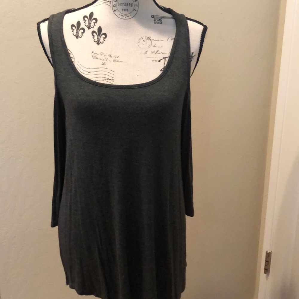 Top with cutout shoulders